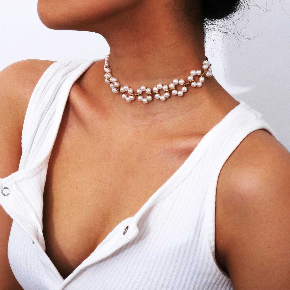 2020 Chic Fashion Cute Romantic Womens Simple Hollow Flower Simulation Pearl Retro Women Necklace Party Banquet Jewelry GftX241009