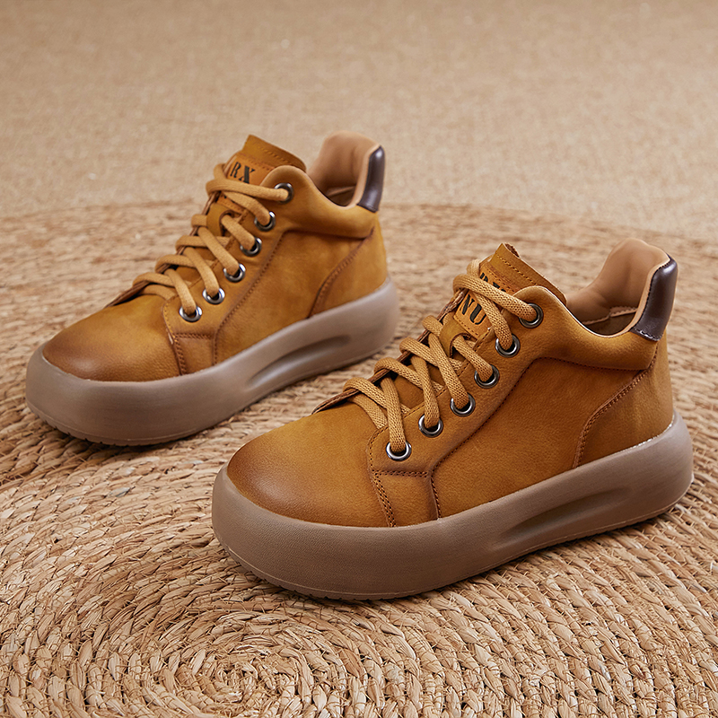 Head layer cowhide high-top women's shoes 2024 autumn and winter new thick bottom retro board shoes female leather lace-up burst short boots