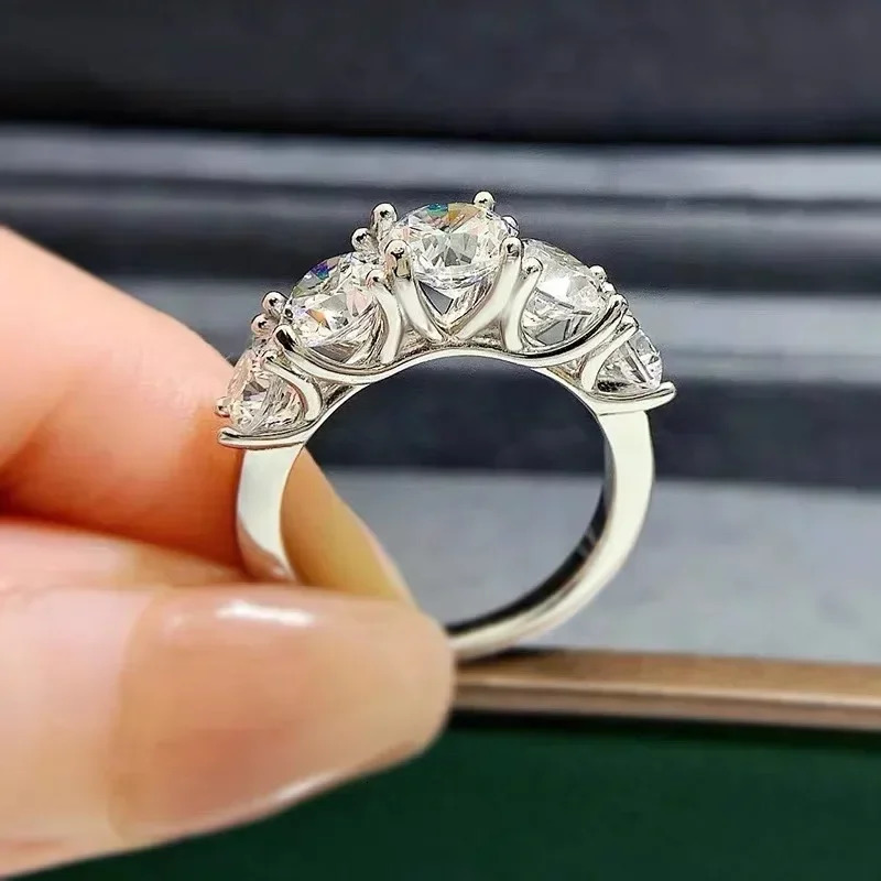 Super 18K white gold ring set with 5 sparkling diamonds all 5 carats VVS1 D silica womens wedding ring 240929