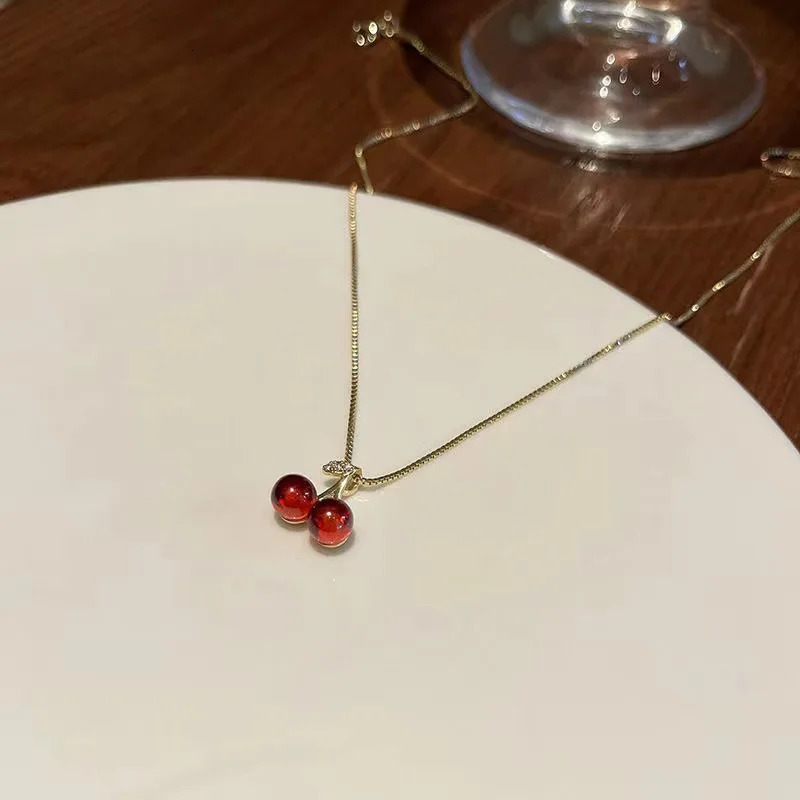 Kpop Summer Red Cherry Pendant Golden Smooth Chain Necklace for Women Y2K Korean Fashion Sweet Collarbone Choker Trendy 241009