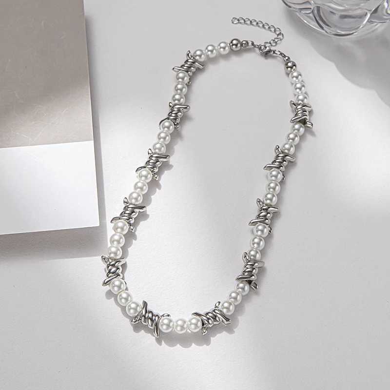Fashion Thorns Chain Imitation Pearl Beads Necklace Men Jewelry 2023 Personality Trend Street Hip-Hop Necklaces Jewelri Man PunkX241009
