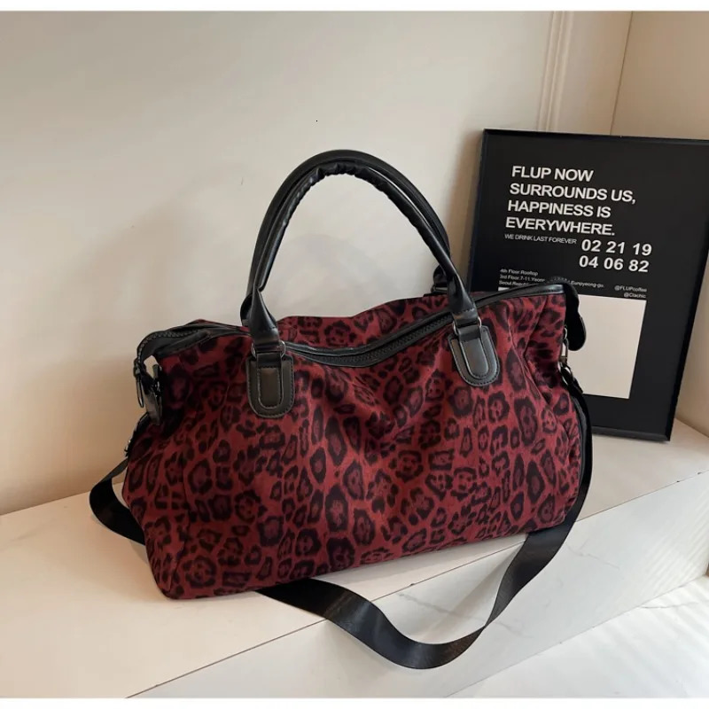 Shoulder bag autumn/winter niche retro minimalist handbag 241008