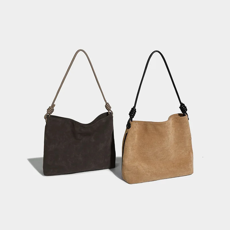 Winter womens bags fashionable retro velvet cross shaped bags large capacity high-quality commuting handbags shoulder bags handbags 241008