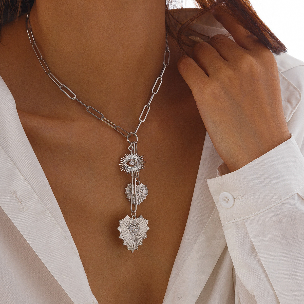 Metal Micro inlaid Zircon Peach Heart Eye Pendant Necklace Ins Cold Wind Love Chain Ornament