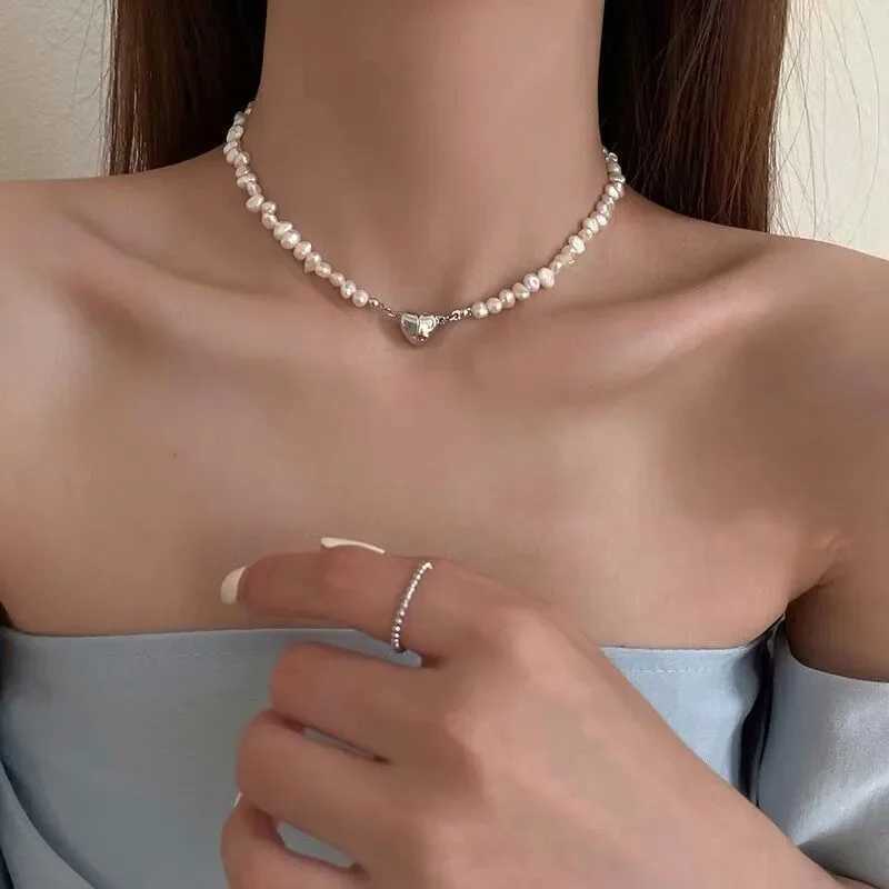 2023 New Korea Trendy Baroque Imitation Pearl Beaded Heart Pendant Necklace for Women Temperament Choker Chain Jewelry WholesaleX241009