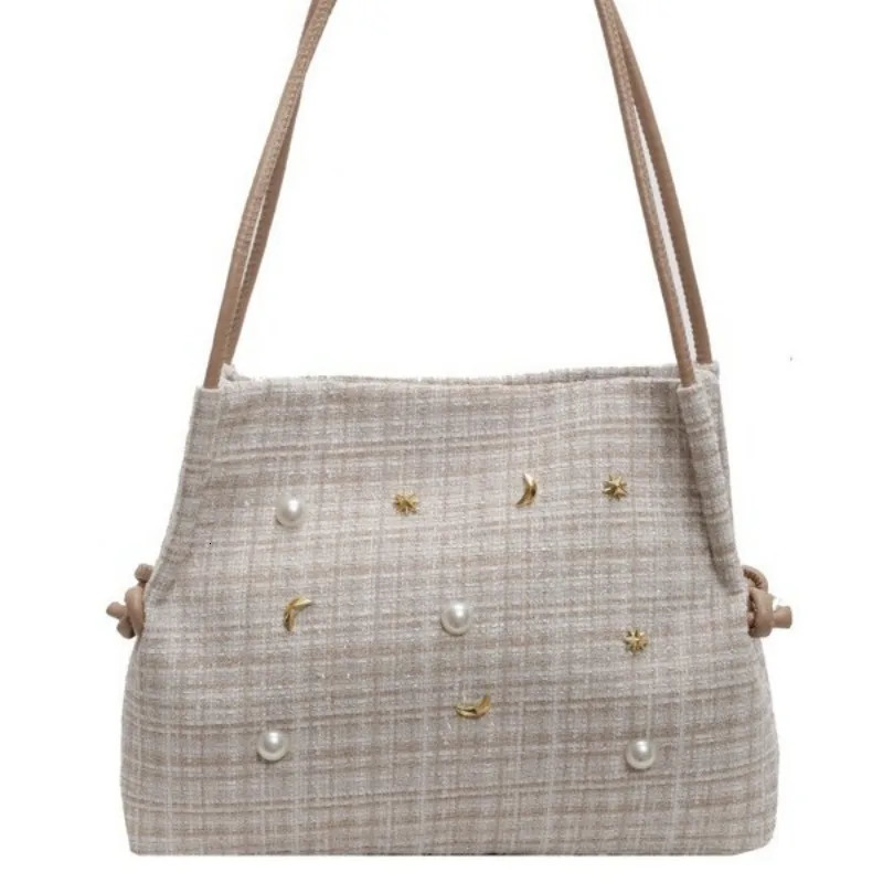 Large capacity commuting bag womens shoulder bag this years premium daily paradigm portable handbag 241008