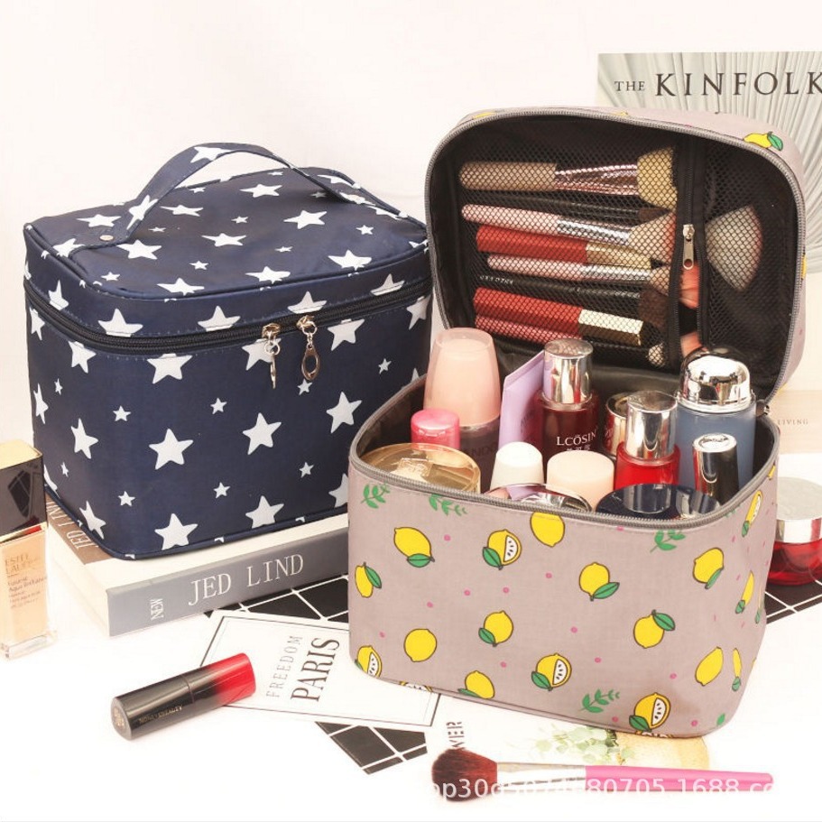 tote bag Elegant Makeup Bag with Carrying Handle Compact Beauty Pouch for Travel Essentials