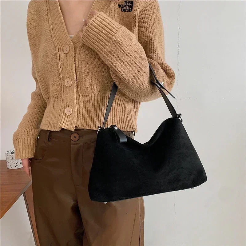 Suede Zipper Shoulder Bag Fashion Edition Womens Pillow Solid Cross Body Bag Casual Handbag 241008