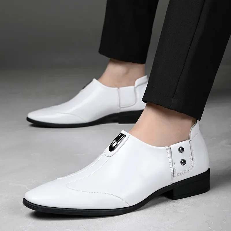 White Mens Casual Loafers Driving Moccasin Fashion Male Comfortable Business Formal Spring Leather Men Lazy Metal Dress Shoes 240927