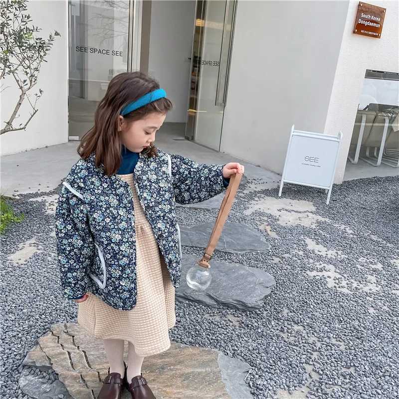 Down Coat Childrens retro style blue floral bedding with cotton jacket wrapped around the edges suitable for girls fashionable and fashionable H241010