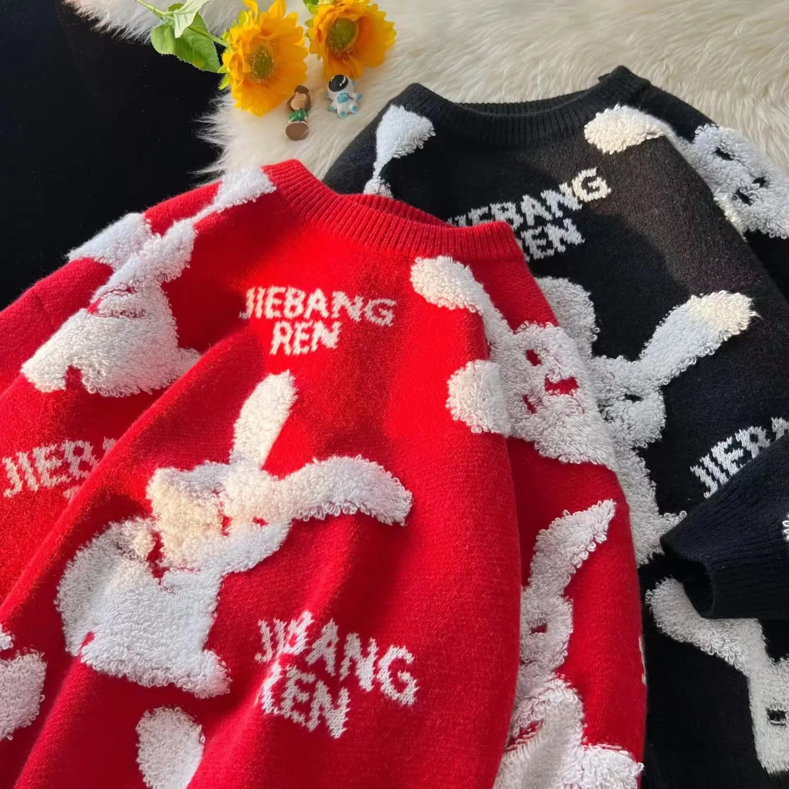 Retro loose red knitted sweater for men cartoon rabbit Shin Harajuku knitted latte winter jumping hip-hop couple excessive jumping 241007