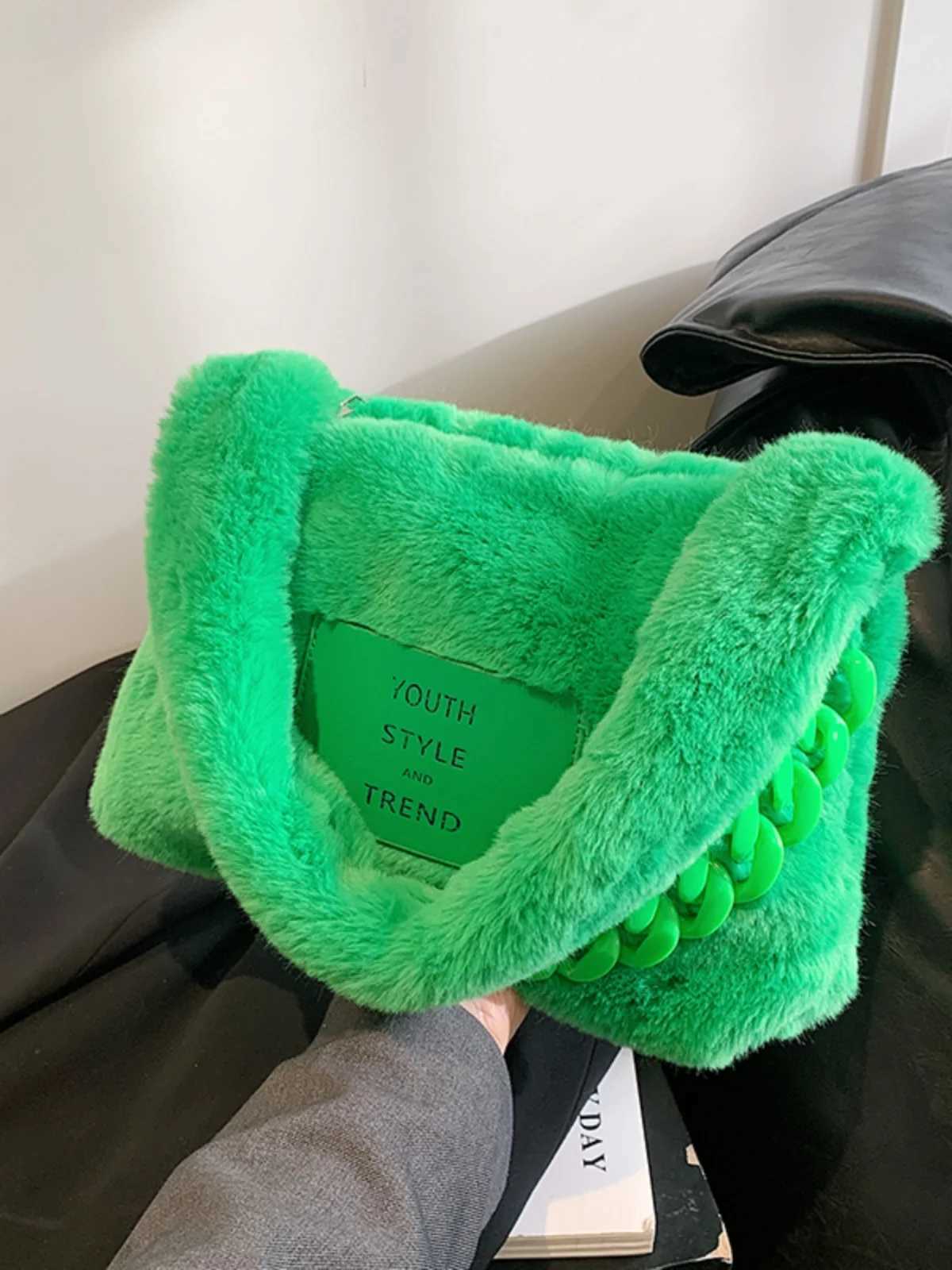 Autumn Winter Niche Design Plush Velvet Bag for Women 2024 New Popular Crossbody Furry Shoulder Underarm 241010