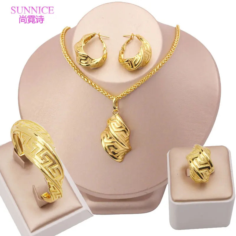 Dubai Womens Gold Jewelry Set Necklace Clip Earrings Ring Bracelet Pendant African Bridal Wedding Jewelry Set 240927