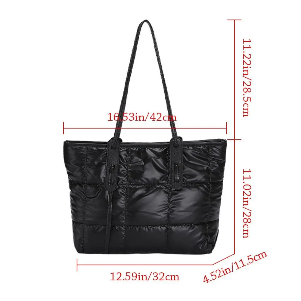 Womens large capacity winter cotton padded shoulder bag black handbag womens casual handbag fashionable travel handbag 241008