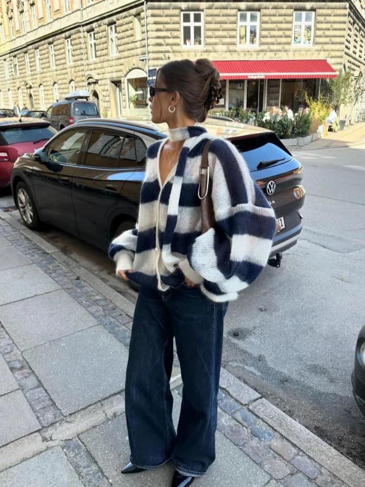 Fashion contrast striped womens knitted cardigan with scarf casual V-neck lantern sleeve sweater jacket womens fashion knitted cardigan 241010