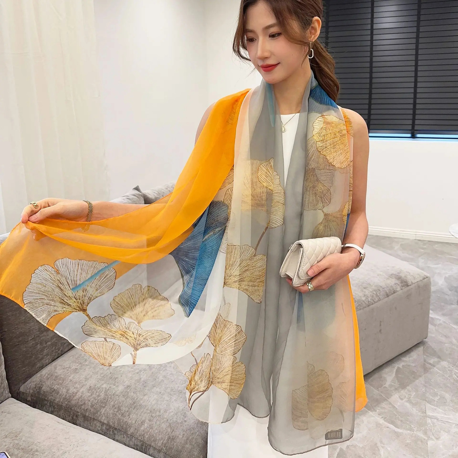 Silk scarf fashionable printed shawl bag womens Pashmina Beach Stols headscarf Foulard womens headscarf 240925