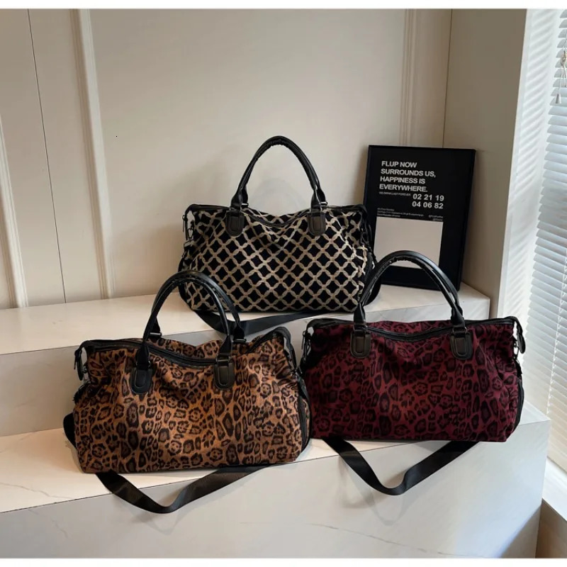 Shoulder bag autumn/winter niche retro minimalist handbag 241008