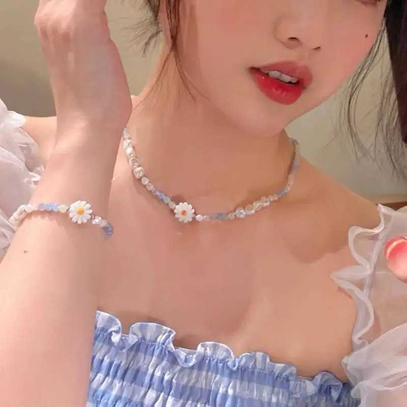 Baroque Simulated Pearls Cute Flowers Colorful Hand-Woven Beaded Short Clavicle Chain Choker Necklace for Women Girls JewelryX241009