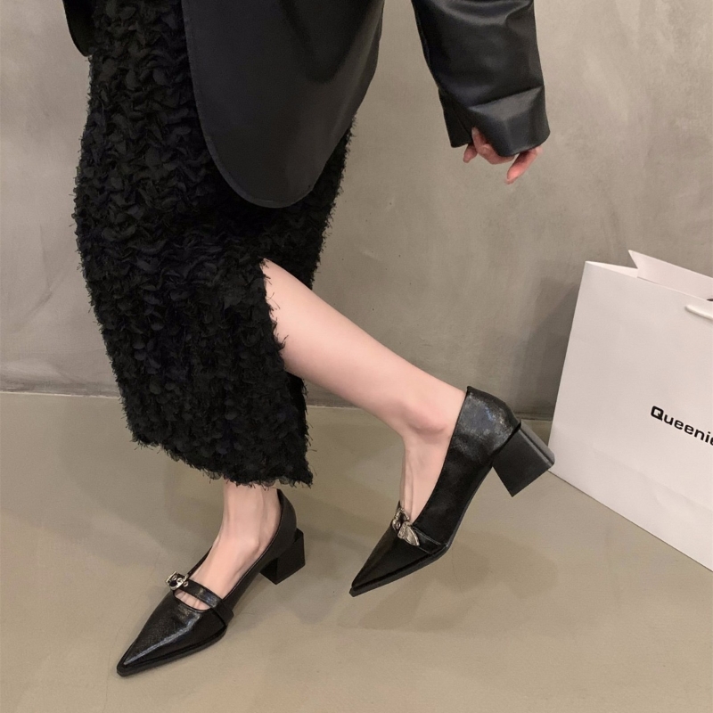 2025 new Women's Classic Leisure Gentle Fashion Seasons Minimalist Vintage Style Shoes Party Triple Brown