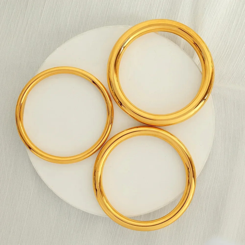 Classic jewelry couple bracelet simple 5-10mm thick smooth surface mother gift 18k gold-plated stainless steel bracelet 241007