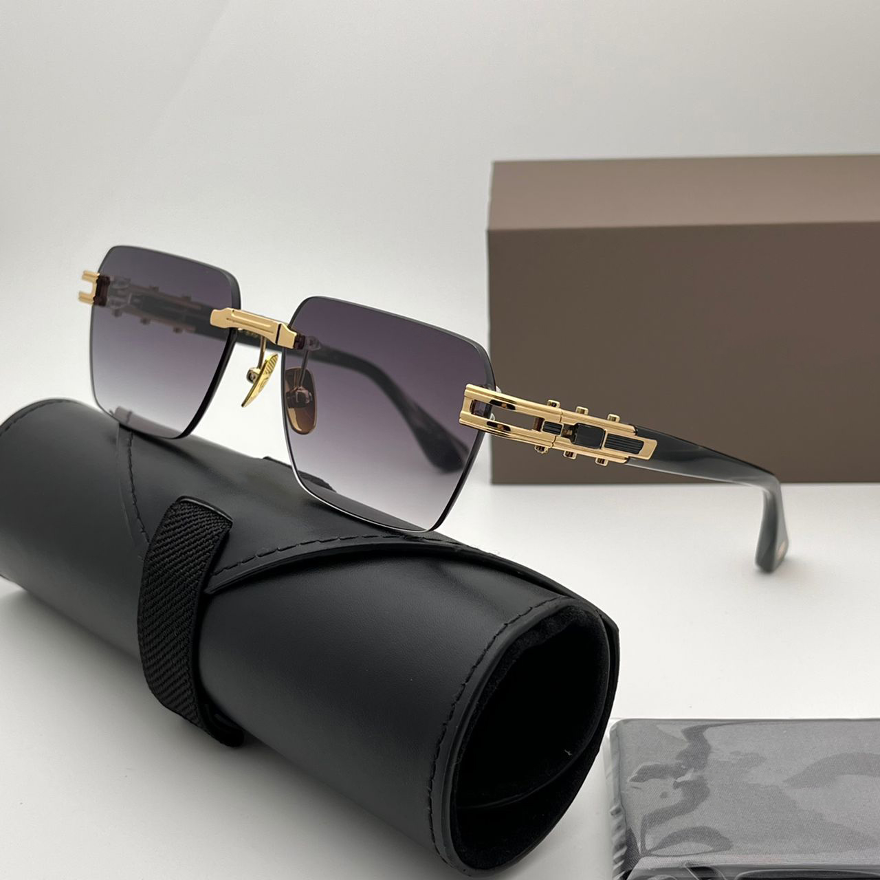 Summer Sunglasses For Men and Women META-EVO ONE Style Anti-Ultraviolet Retro Plate Rectangle Full Frame Glasses Random Box DTS147