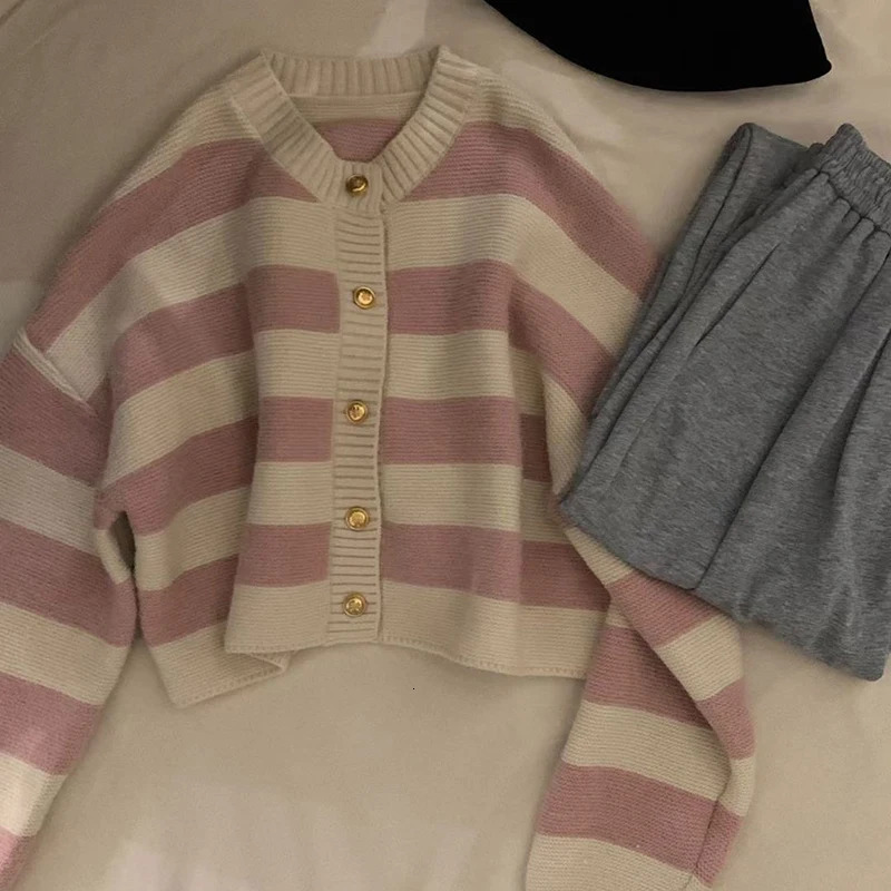 Striped Knitted Cardigan 2023 Autumn Winter Button Up Loose Sweaters Woman Korean Style Long Sleeve Knitwear 240924