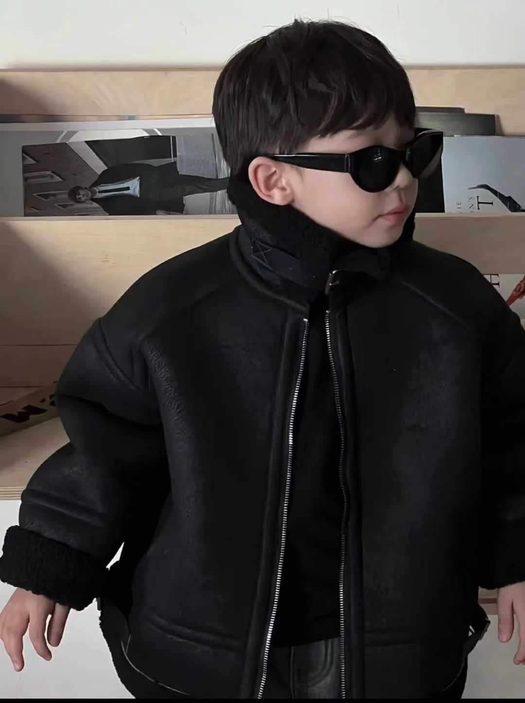 Down Coat Cool stand up collar motorcycle jackets for boys and girls in winter 2023 thick suede cashmere coats suitable for children H241010