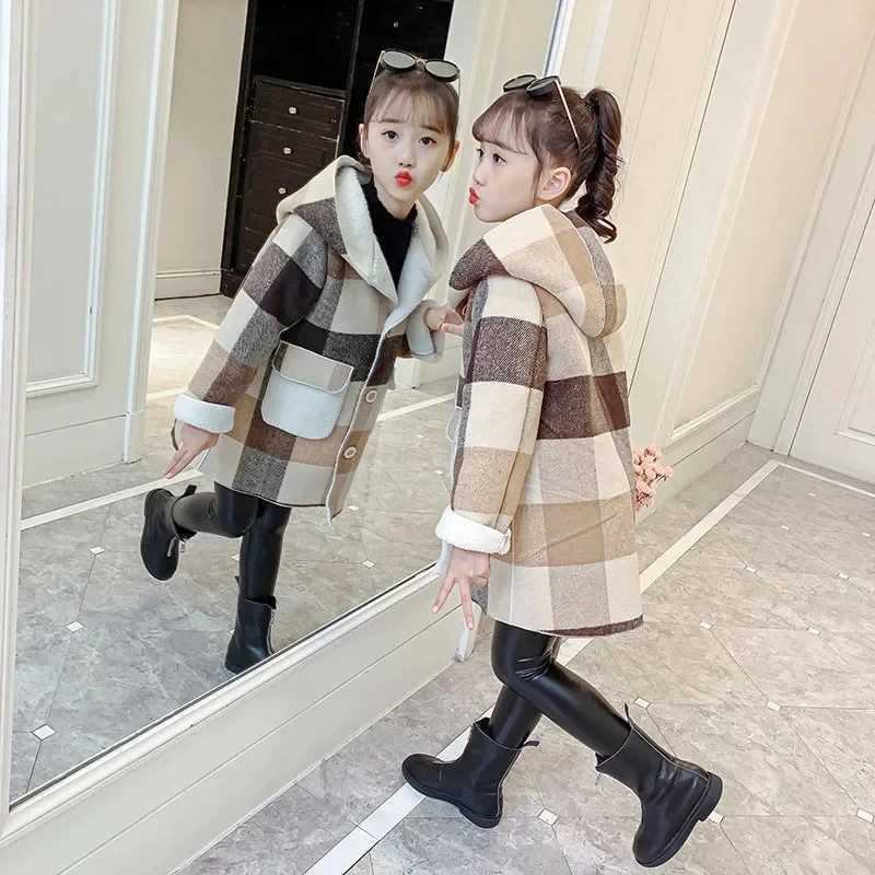 Down Coat Fashion Girls clothing Jackets Autumn Winter parka Clothes Medium Long coat windbreaker Plaid Thicken Lamb Children Woolen Coats H241010