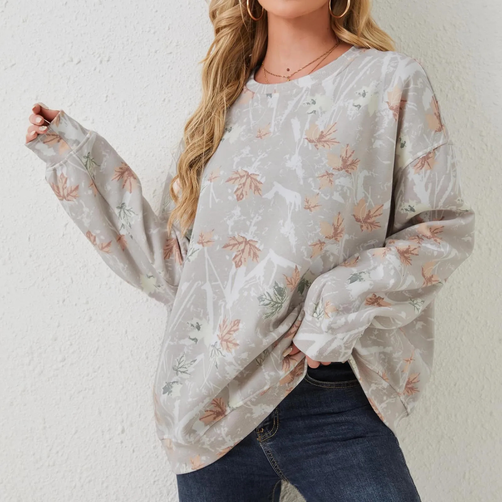 Womens sports shirt 3D maple leaf full print real estate hooded sweatshirt round neck long sleeved hooded sweatshirt graphic Y2k clothing 241011