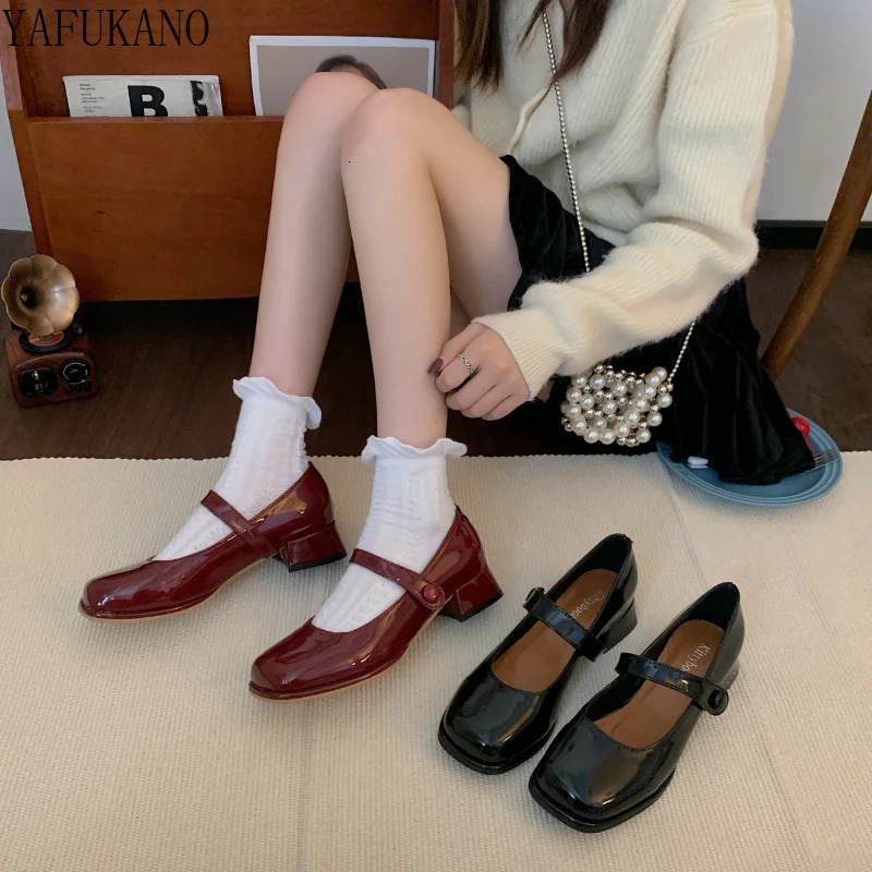 2025 new Thick Sole Leather Retro Shallow Wine Red Square Toe Chunky Mary Jane Single Shoes Casual High Heels 240927