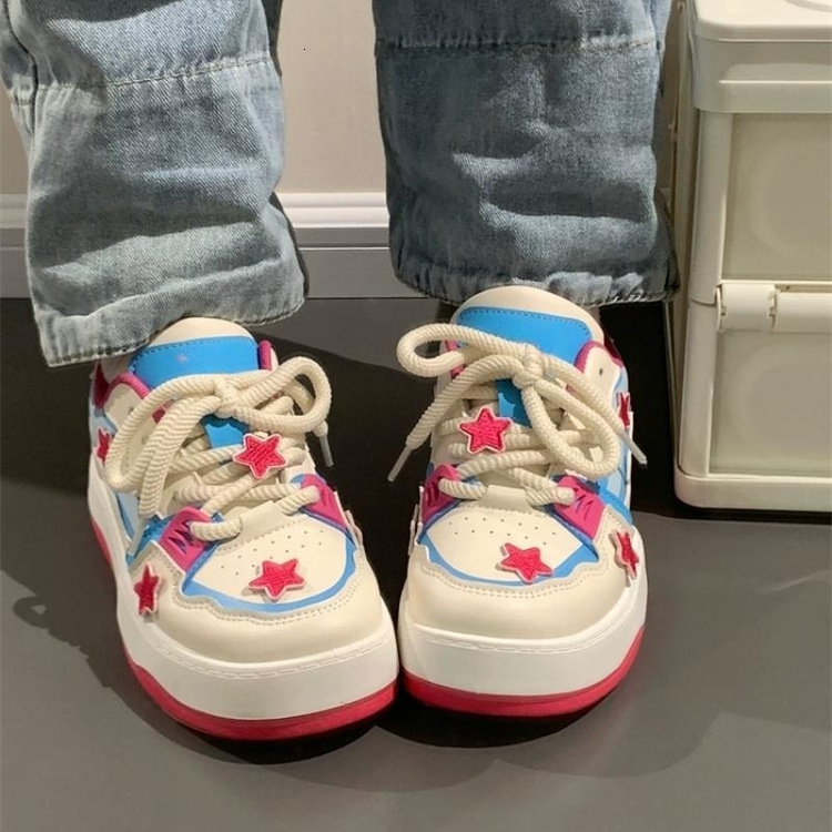 Star Thick soled Little White Shoes for Women 2024 Spring and Winter New Collection, Small and Unique Design, American Versatile Sports Board Shoes