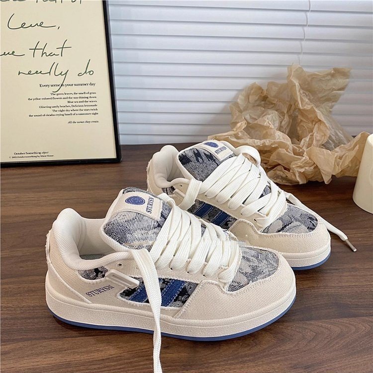 Denim design, bread shoes, women's Instagram trend, 2024 autumn new versatile casual board shoes