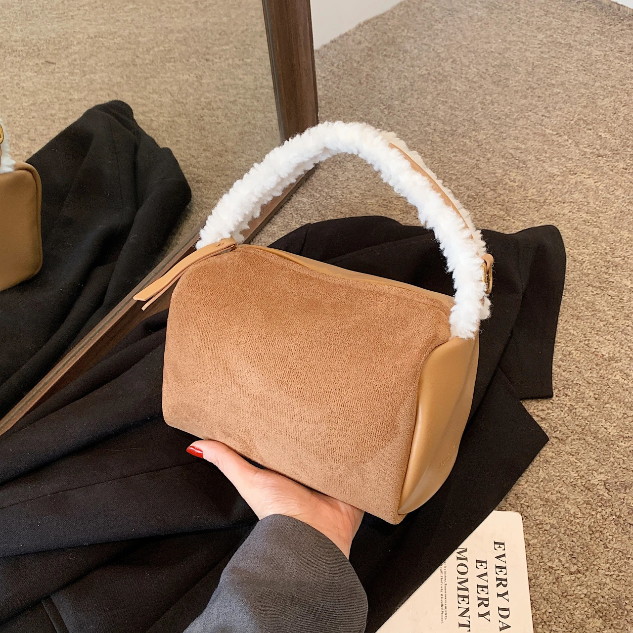 Winter Warm Wool Womens Handle Clutch Bag Retro Suede Leather Horizontal Bag Mini Handbag and Wallet Bolsa Feminina 240925