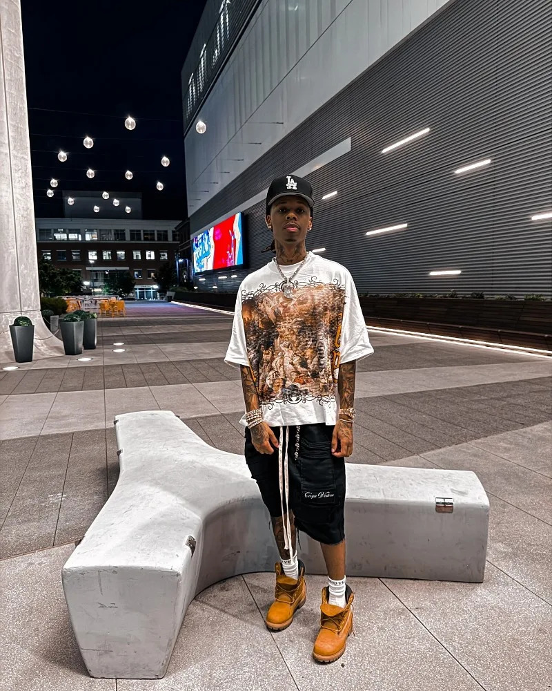 Geometric high street pattern printing oversized Oneck graphic Tshirt mens y2k clothing 2000 American hiphop bag sports top 241011