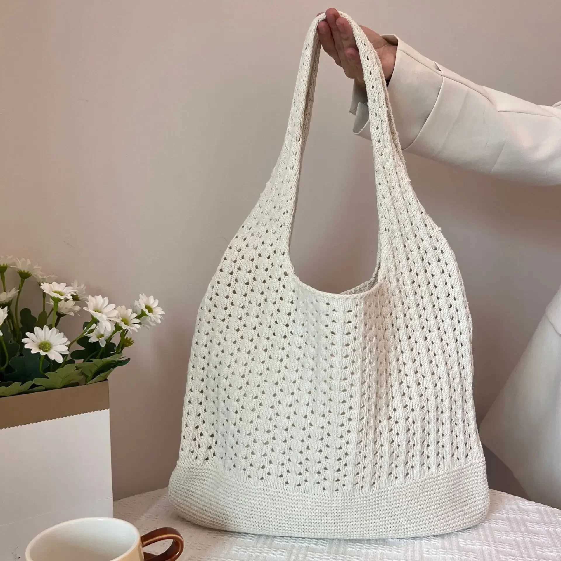 Designer Knitted Handbag Womens Large Capacity Handbag Womens Bag Summer Beach Bag Large Wallet Casual Hollow Womens Shoulder Bag Y241011