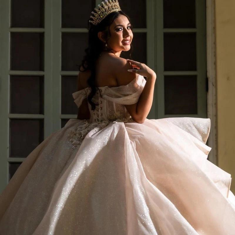 Champagne Shiny Quinceanera Dresses Ball Gown Off the Shoulder Crystal Appliques Lace Tull Corset Vestido De 15 Anos Sweet 16 Dress