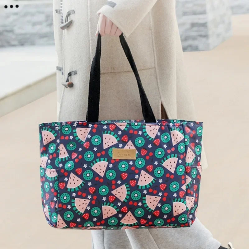 Large capacity waterproof heat cooler bag womens portable lunch travel picnic box insulated bento box bag food ice bag 241008