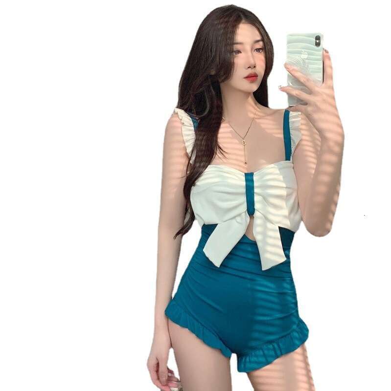 Internet Celebrity Women's One-Piece High-End Feeling New Ins Pure Desire Wind Sexy Slimming And Concealing Suspender Soaking Hot Spring Swimsuit