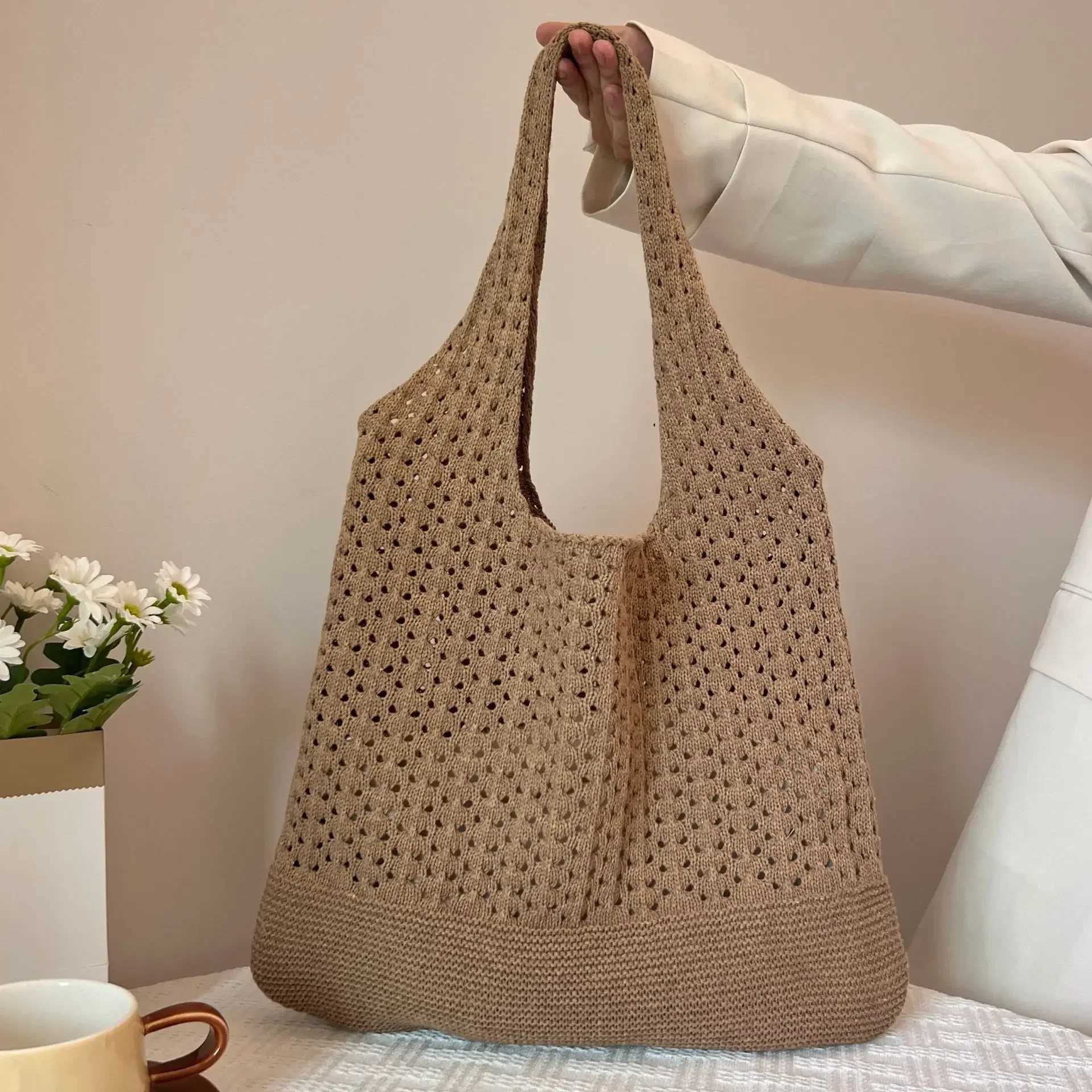Designer Knitted Handbag Womens Large Capacity Handbag Womens Bag Summer Beach Bag Large Wallet Casual Hollow Womens Shoulder Bag Y241011