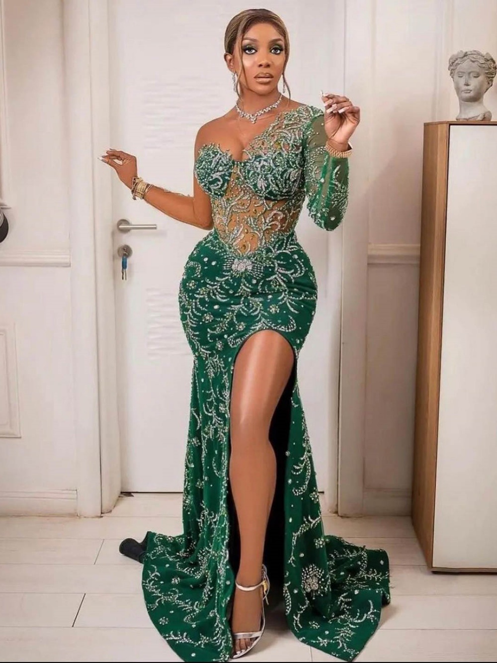 Sexy Mermaid Evening Dress Crystal Beaded O Neck Long Sleeve Prom Gowns High Split Sweep Train Formal Dresses Custom Made