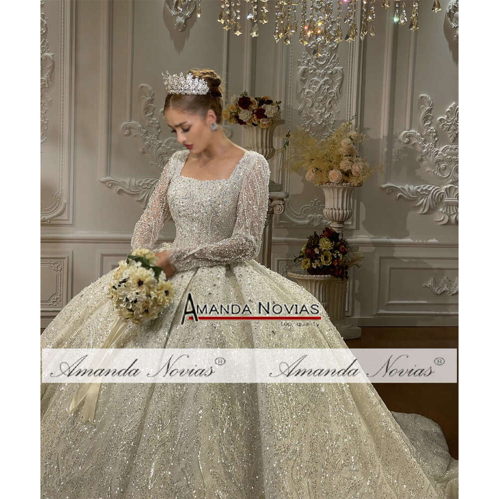 Square Necke Lace Handwork Customized Wedding Dress