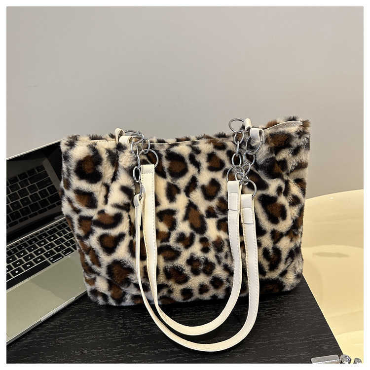 CMM Leopard Print Plush Trendy Chain Bag New Personalized and Versatile Simple Tote Bag Casual Single Shoulder Armpit Bag Womens Bag