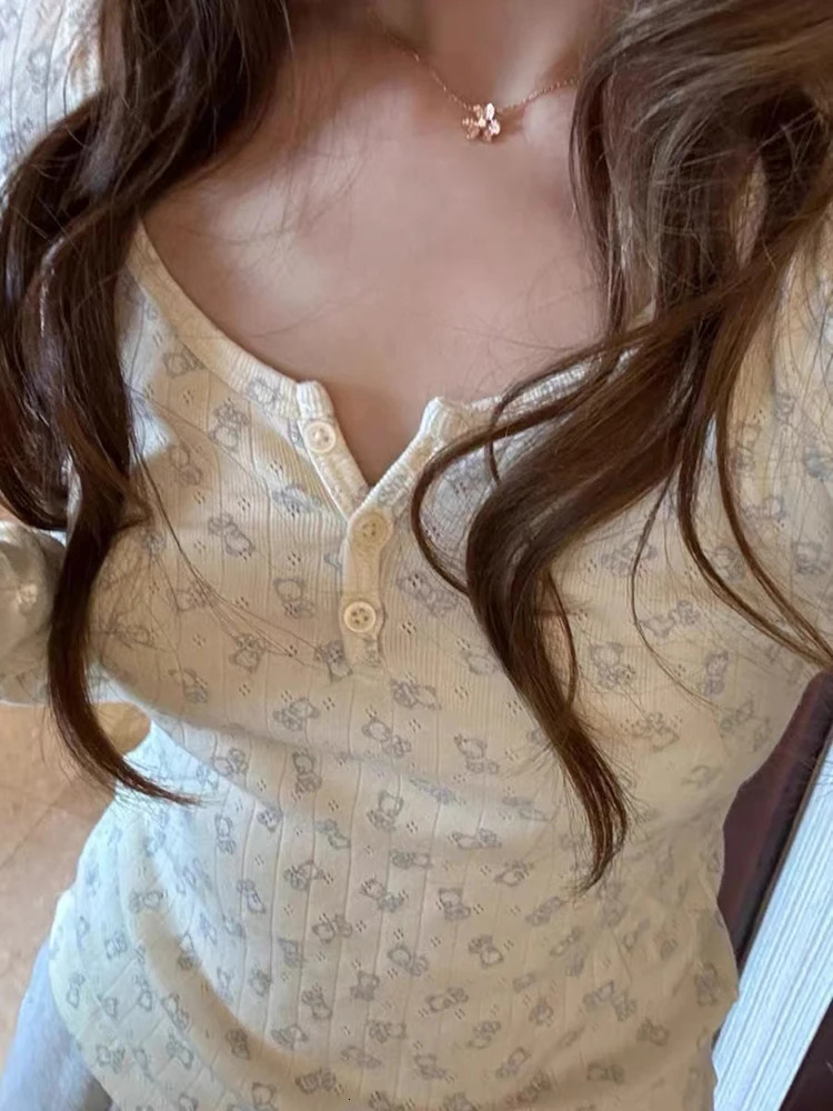 Little Bear Print Button Slim Long Sleeve Tshirts Women Autumn Cotton ONeck Hollow Out T Shirt Vintage Sweet Cute Crop Top Y2k 241011