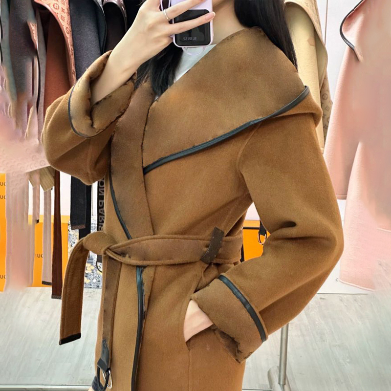 Designer Down Jacket Womens Woolen High Quality Short Coat A-Line Casual Outerwear Hooded Letter Print Outfit Luxury Windbreaker Overcoat