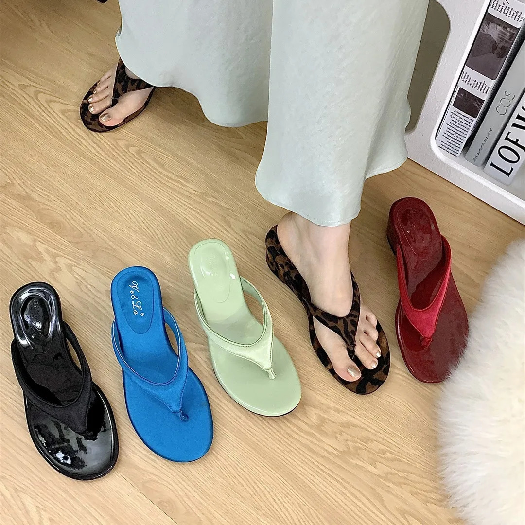Shoes Womans Slippers Low On A Wedge Rubber Flip ps Slides Heeled Mules Leopard Summer Hawaiian High Fabric Rome leopar 241010