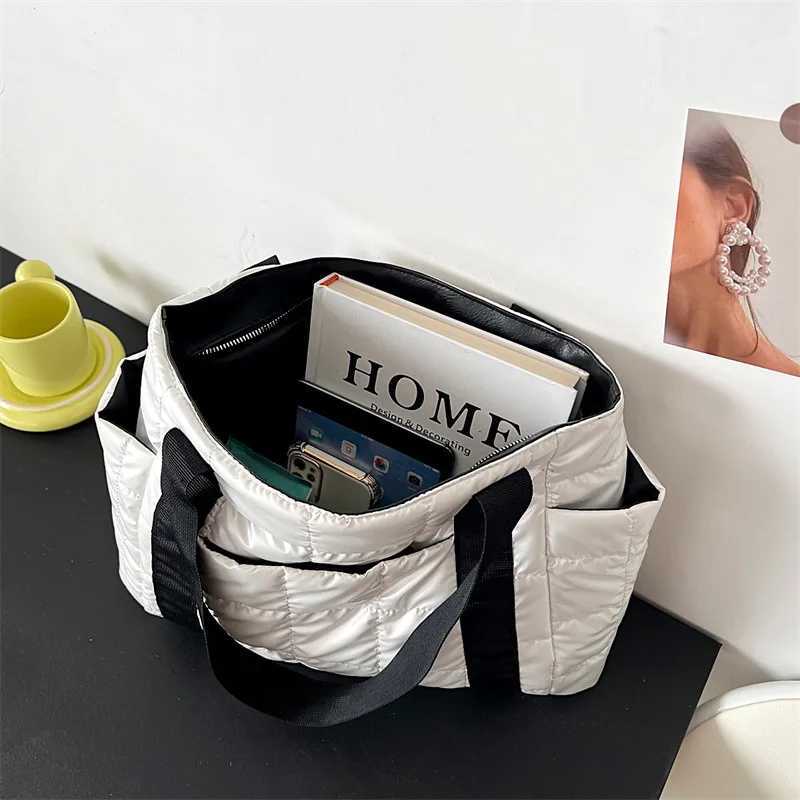 Space Pad Womens Shoulder Bag 2024 Winter Large Capacity Black Handbag Designer Nylon Cotton Warm Handbag Solid Y241011