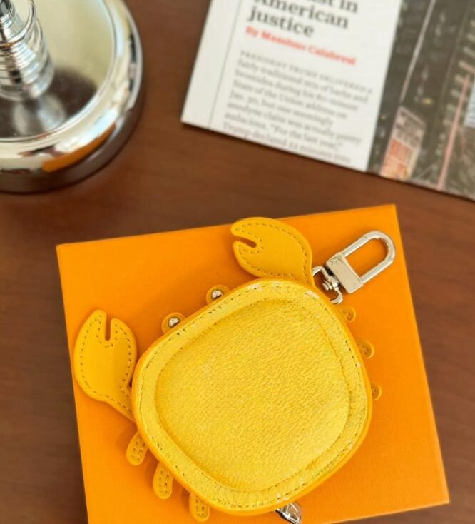 Turtle Keychains Leather Bag Charms for Women Fashion Pendant for Purses Wallets and Bkpks L250928KYX8