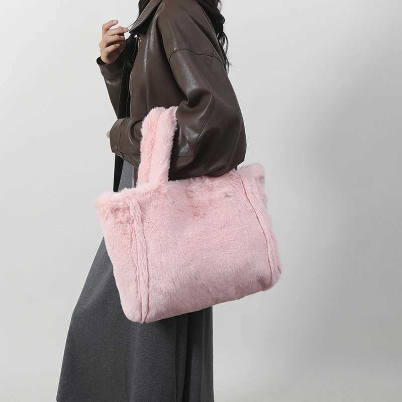 Women Plush Shoulder Bag Large Capacity Soft Handbag Solid Color Cute Underarm Travel Work 241011