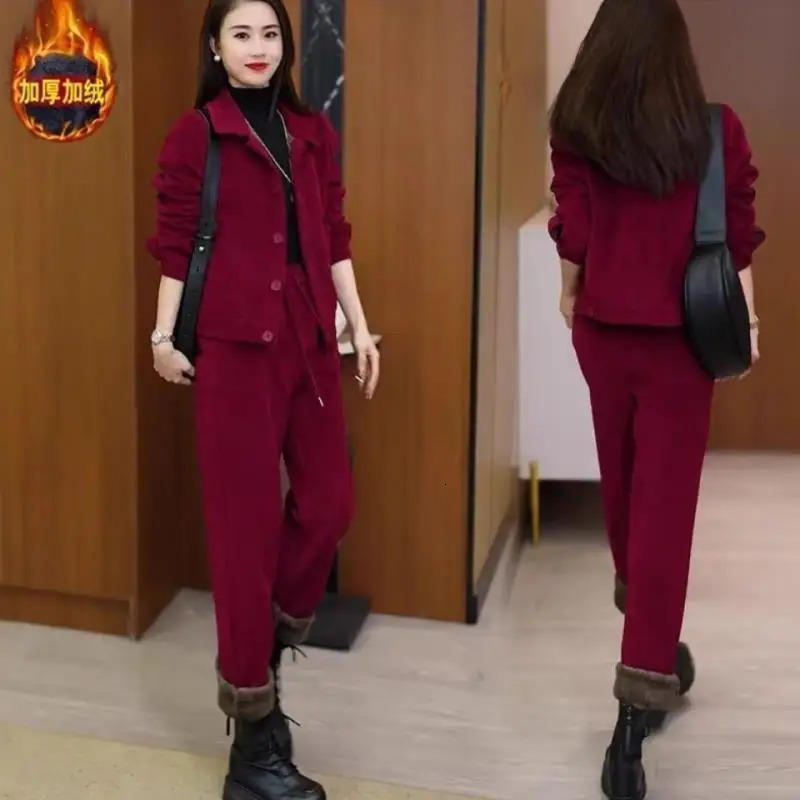 Winter plush thick set suitable for womens fashion Western style loose and weight loss age reduction casual twopiece 241008