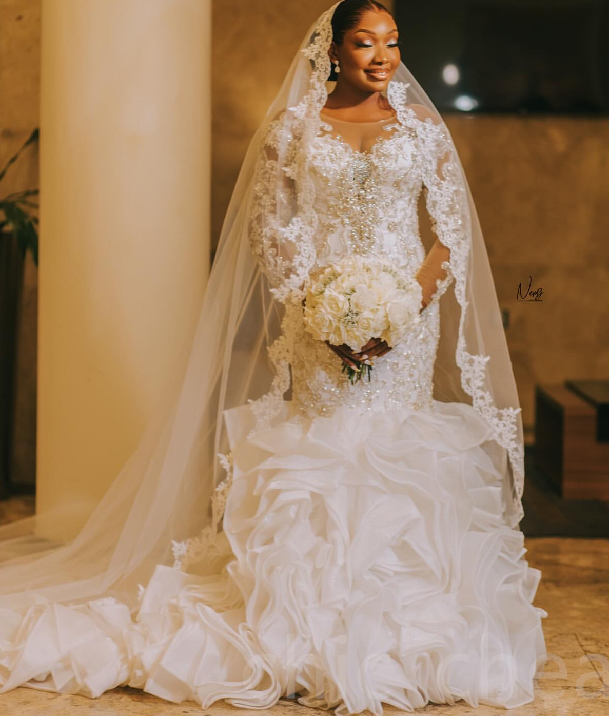 2024 Arabic Aso Ebi Plus Size Ivory Mermaid Wedding Dresses Lace Rhinestones Tiers Organza Vintage Elegant Bridal Gowns Dress ZJ64